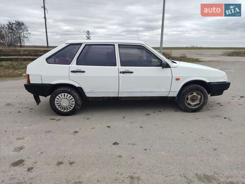 Хэтчбек ВАЗ / Lada 2109 1996 в Радехове