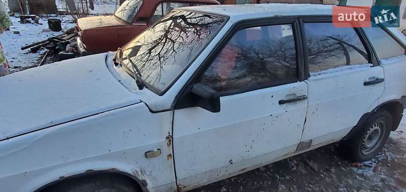 Хэтчбек ВАЗ / Lada 2109 1993 в Онуфриевке