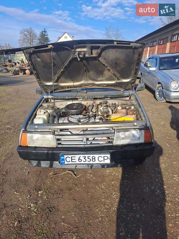 Хэтчбек ВАЗ / Lada 2109 2000 в Черновцах