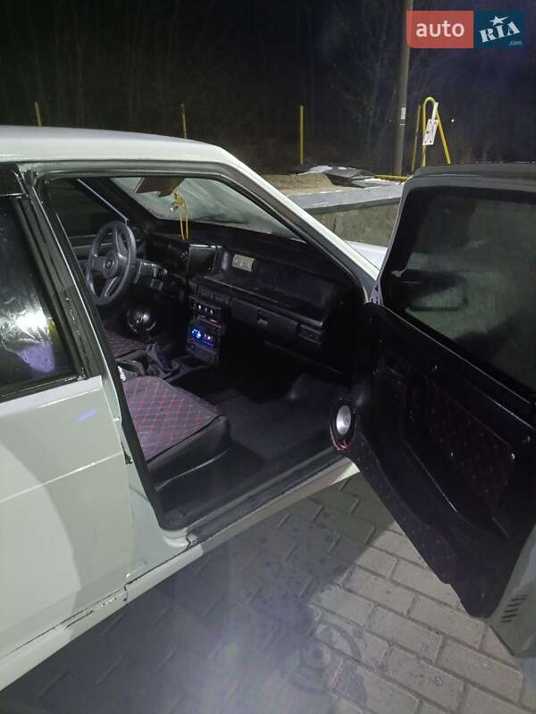 Хэтчбек ВАЗ / Lada 2109 1986 в Смеле