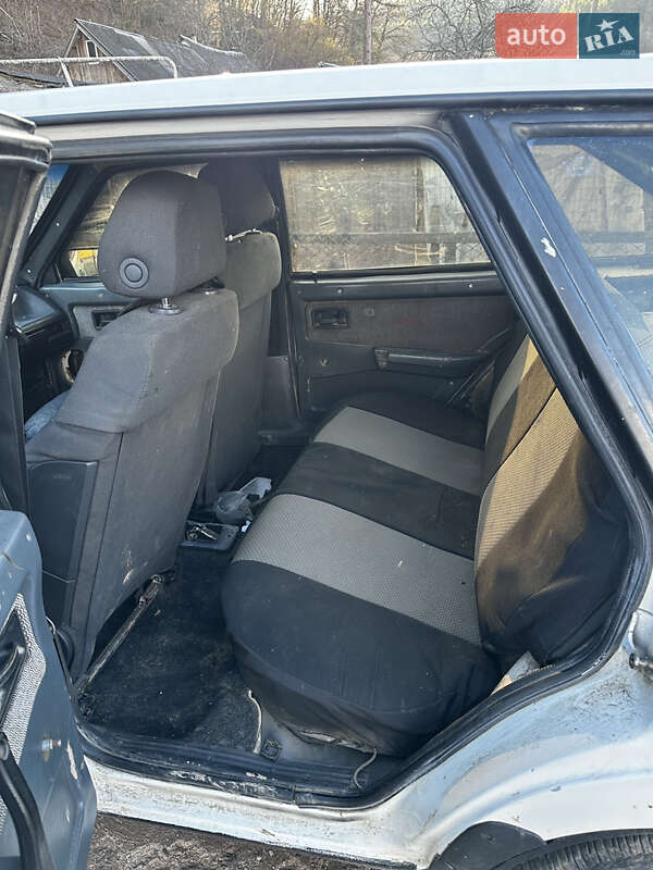 Хэтчбек ВАЗ / Lada 2109 1992 в Ивано-Франковске фото 5 Хэтчбек ВАЗ / Lada 2109 1992 в Ивано-Франковске