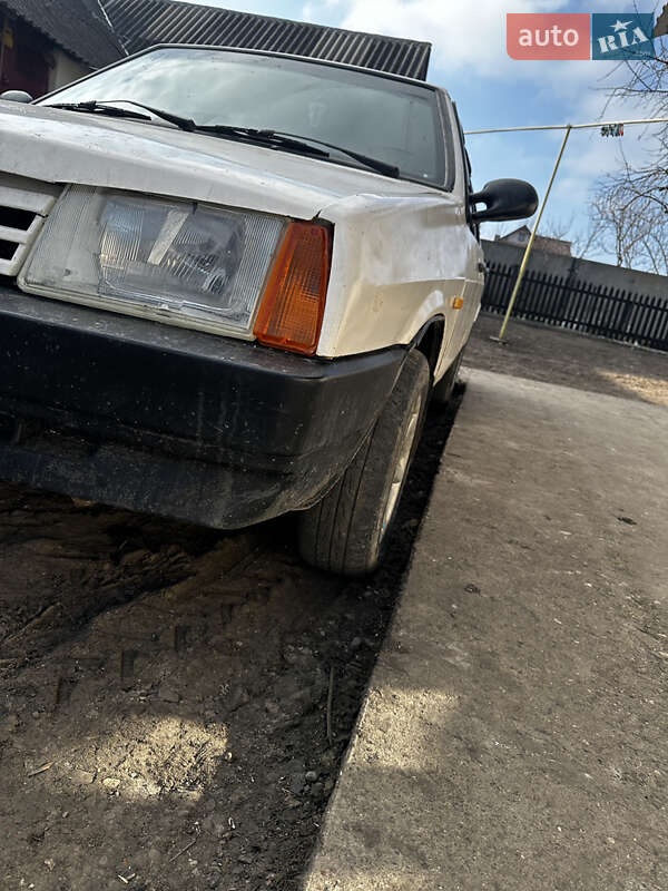 Хэтчбек ВАЗ / Lada 2109 1992 в Ивано-Франковске фото 11 Хэтчбек ВАЗ / Lada 2109 1992 в Ивано-Франковске