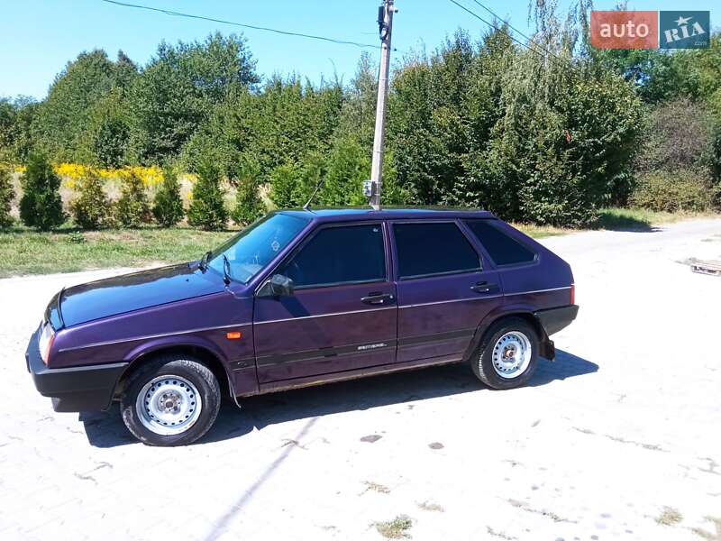 Хэтчбек ВАЗ / Lada 2109 2001 в Черновцах