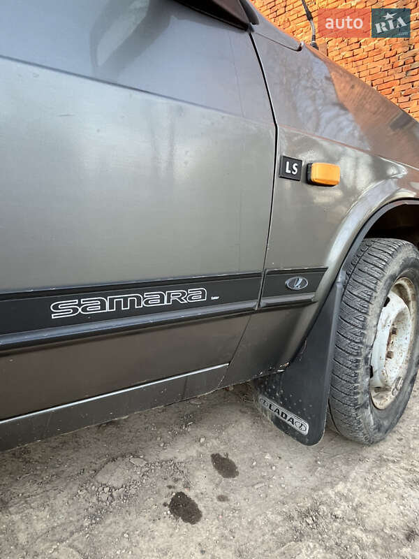 Хетчбек ВАЗ / Lada 2109 1991 в Хотині фото 5 Хетчбек ВАЗ / Lada 2109 1991 в Хотині