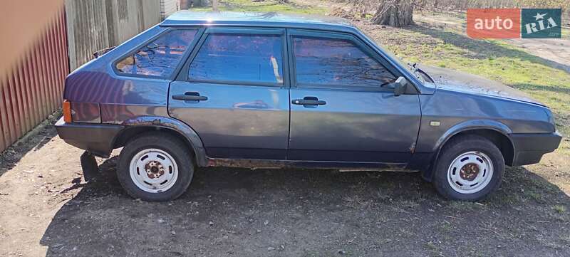 Хэтчбек ВАЗ / Lada 2109 2000 в Новой Басане