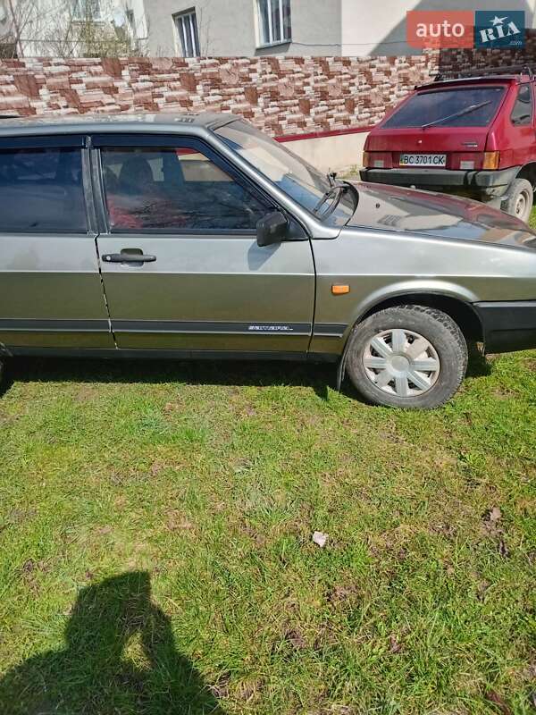 Хэтчбек ВАЗ / Lada 2109 2002 в Старом Самборе фото 8 Хэтчбек ВАЗ / Lada 2109 2002 в Старом Самборе