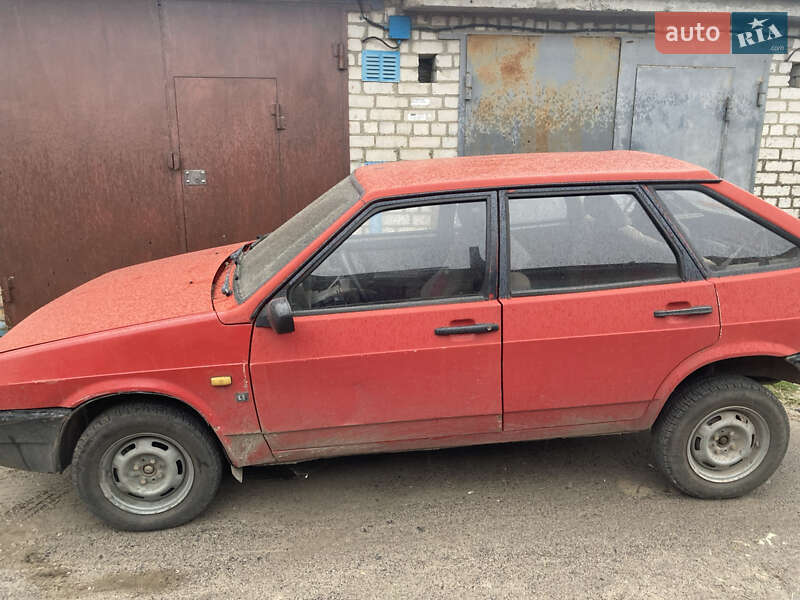 Хэтчбек ВАЗ / Lada 2109 1996 в Вараше