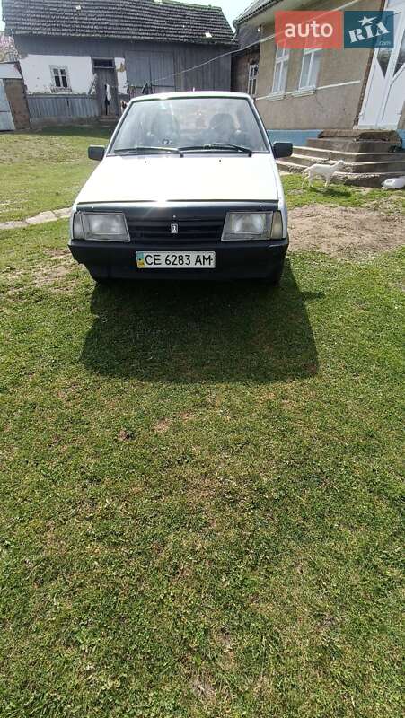 Хэтчбек ВАЗ / Lada 2109 2004 в Черновцах