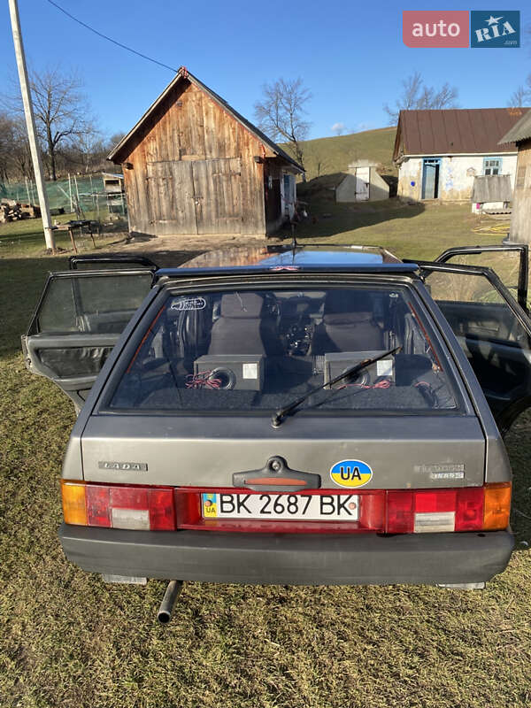 Хэтчбек ВАЗ / Lada 2109 1993 в Дубно
