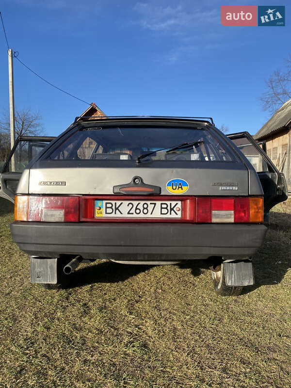 Хэтчбек ВАЗ / Lada 2109 1993 в Дубно