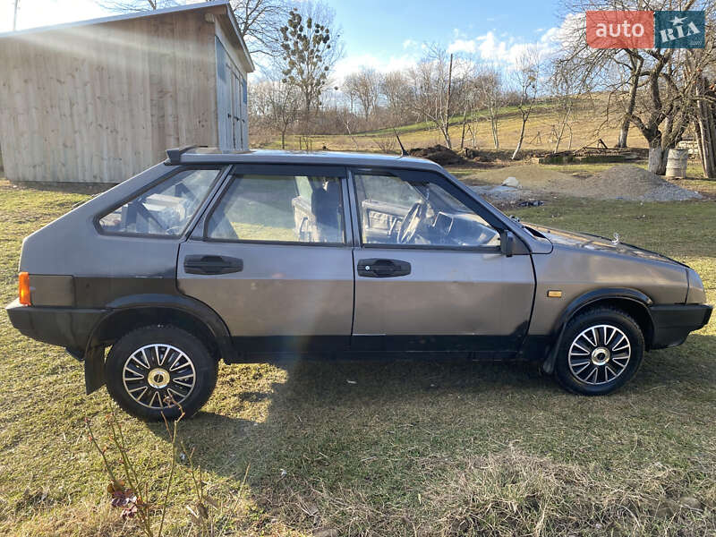 Хэтчбек ВАЗ / Lada 2109 1993 в Дубно