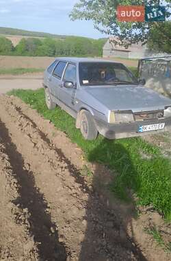 Хэтчбек ВАЗ 2109 2001 в 