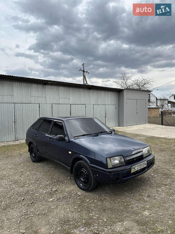 Хэтчбек ВАЗ 2109 1997 в 
