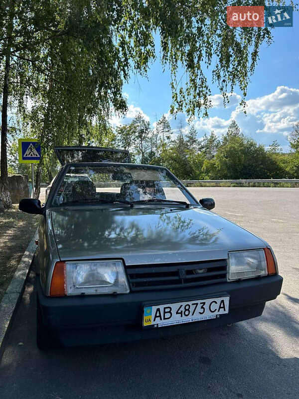 Хэтчбек ВАЗ 2109 2000 в 