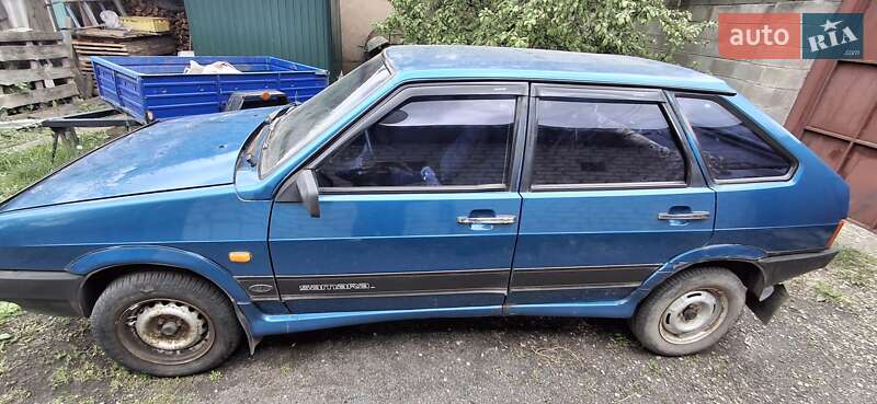 Хэтчбек ВАЗ / Lada 2109 2000 в Харькове фото 4 Хэтчбек ВАЗ / Lada 2109 2000 в Харькове