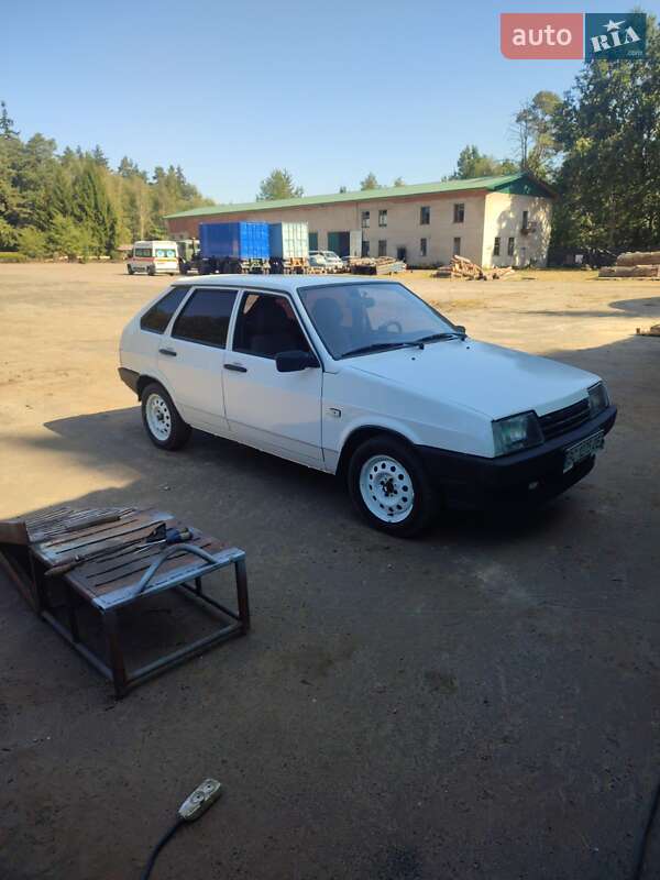 Хетчбек ВАЗ / Lada 2109 2004 в Золочеві