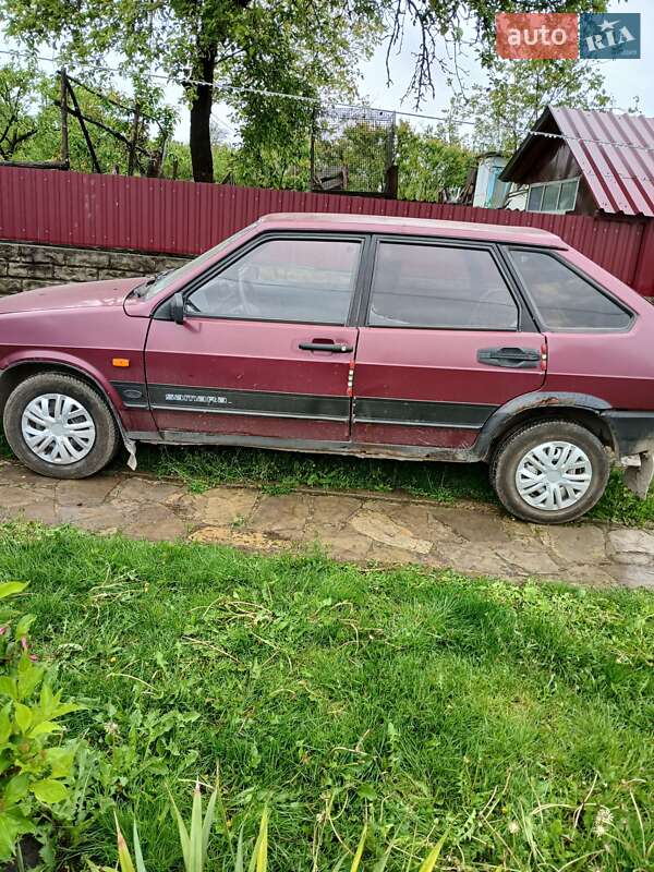 Хэтчбек ВАЗ / Lada 2109 2001 в Хмельницком