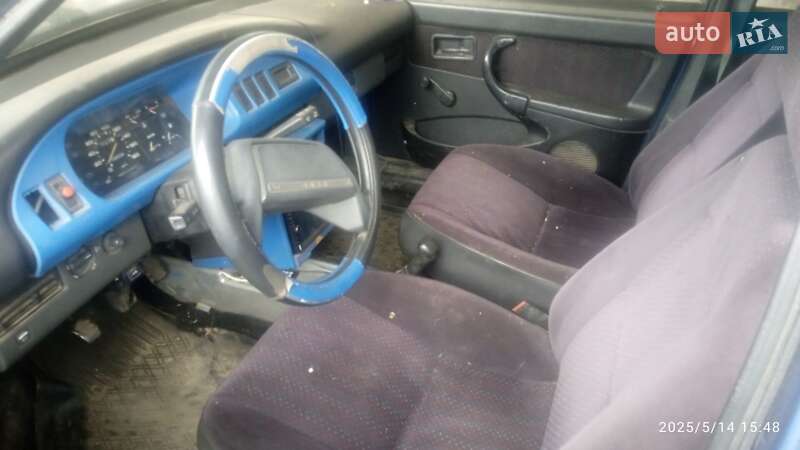 Хэтчбек ВАЗ / Lada 2109 1993 в Белгороде-Днестровском фото 5 Хэтчбек ВАЗ / Lada 2109 1993 в Белгороде-Днестровском