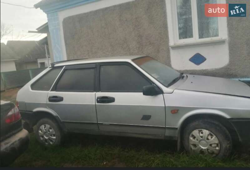 Хэтчбек ВАЗ / Lada 2109 2002 в Ямполе фото 3 Хэтчбек ВАЗ / Lada 2109 2002 в Ямполе