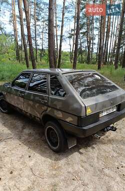 Хэтчбек ВАЗ / Lada 2109 2002 в Краснокутске