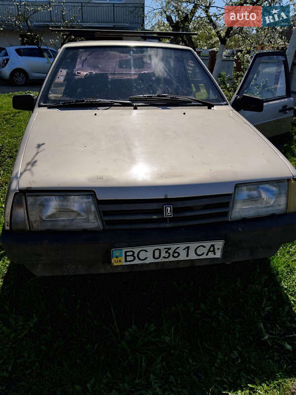 Хэтчбек ВАЗ / Lada 2109 1999 в Львове