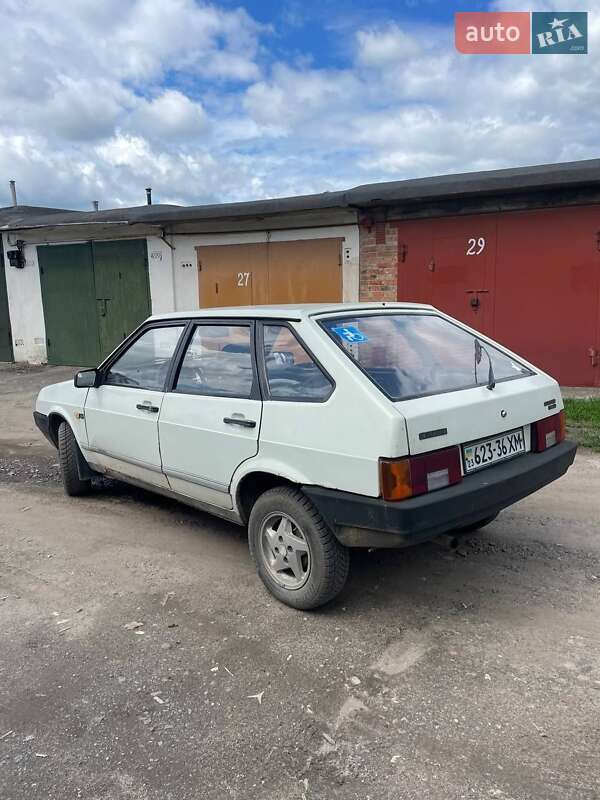 Хэтчбек ВАЗ / Lada 2109 1999 в Хмельницком