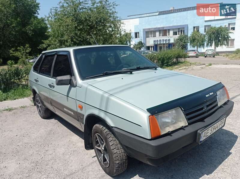 Хэтчбек ВАЗ 2109 2003 в 