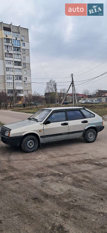 Хэтчбек ВАЗ / Lada 2109 2000 в Житомире