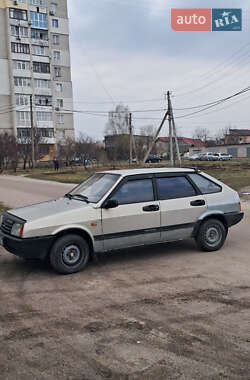 Хэтчбек ВАЗ 2109 2000 в 