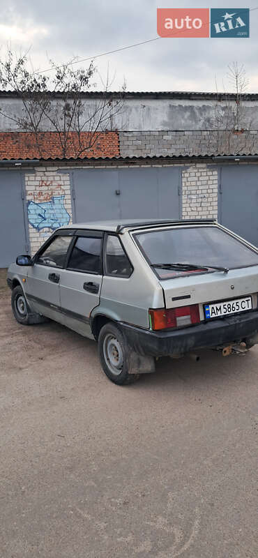 Хэтчбек ВАЗ / Lada 2109 2000 в Житомире