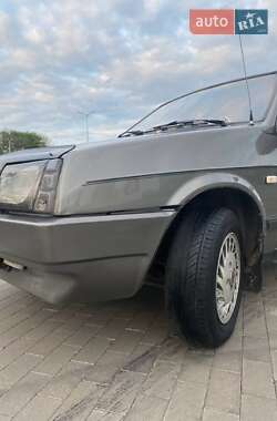 Хэтчбек ВАЗ 2109 1990 в 