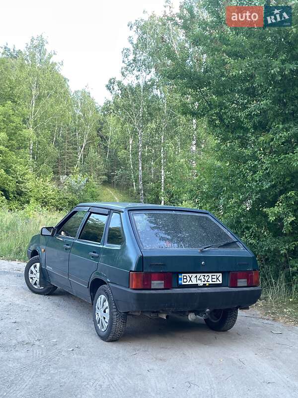 Хетчбек ВАЗ / Lada 2109 2000 в Городку