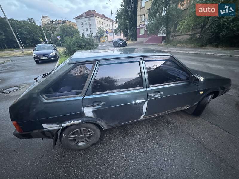 Хэтчбек ВАЗ / Lada 2109 2005 в Киеве