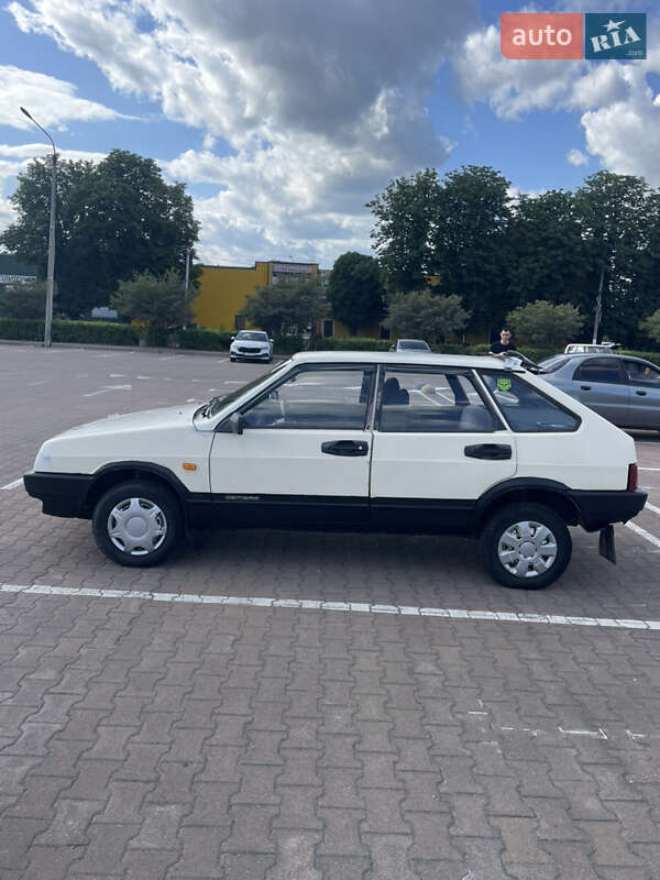 Хетчбек ВАЗ / Lada 2109 1993 в Житомирі
