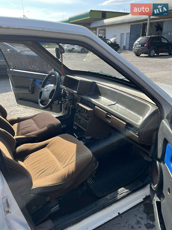 Хэтчбек ВАЗ / Lada 2109 1988 в Каменец-Подольском