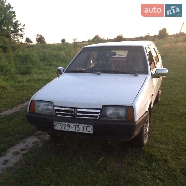 Хэтчбек ВАЗ / Lada 2109 1990 в Львове