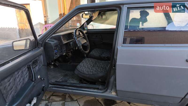 Хэтчбек ВАЗ / Lada 2109 2001 в Звенигородке