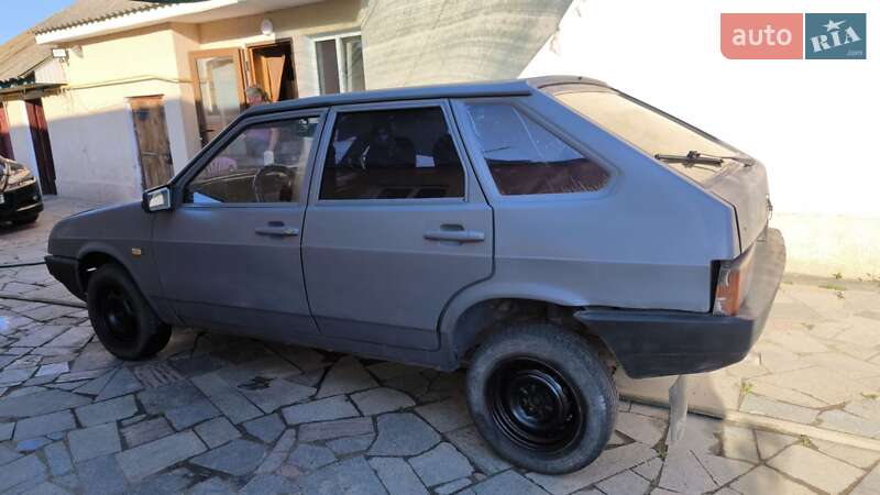 Хэтчбек ВАЗ / Lada 2109 2001 в Звенигородке