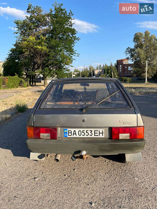 Хэтчбек ВАЗ / Lada 2109 1990 в Кривом Роге