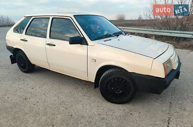 Хэтчбек ВАЗ 2109 1993 в Городке