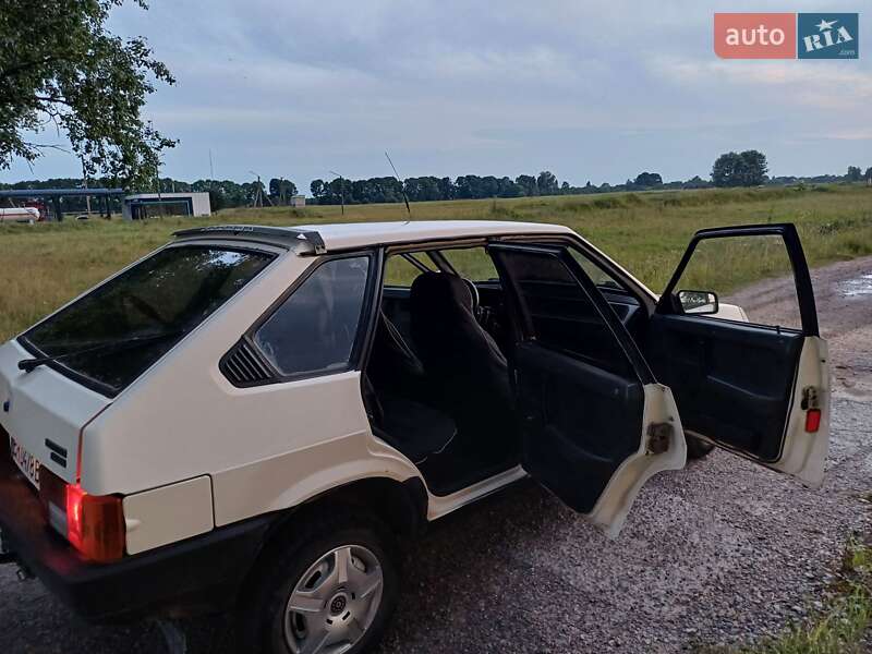Хэтчбек ВАЗ / Lada 2109 1989 в Шостке