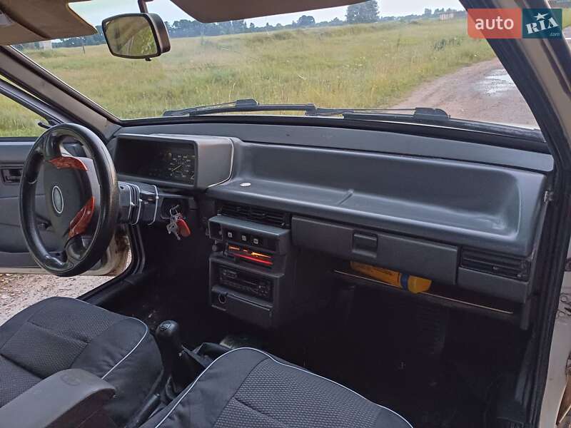 Хэтчбек ВАЗ / Lada 2109 1989 в Шостке