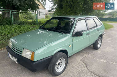 Хэтчбек ВАЗ 2109 1989 в Остроге