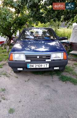 Хэтчбек ВАЗ 2109 2003 в 