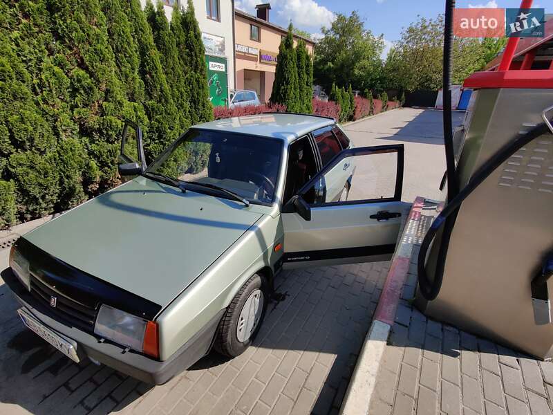 Хэтчбек ВАЗ / Lada 2109 2002 в Виннице