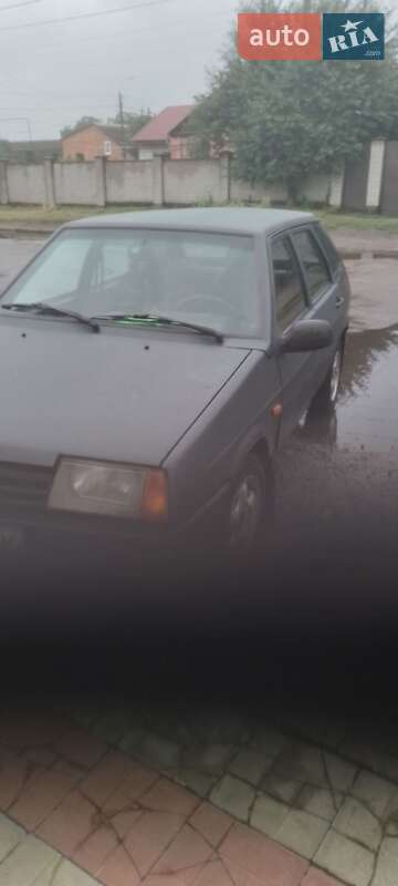 Хэтчбек ВАЗ / Lada 2109 2002 в Житомире