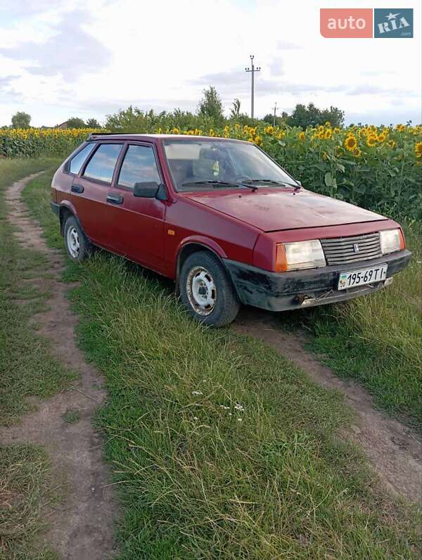 Хэтчбек ВАЗ 2109 1988 в 