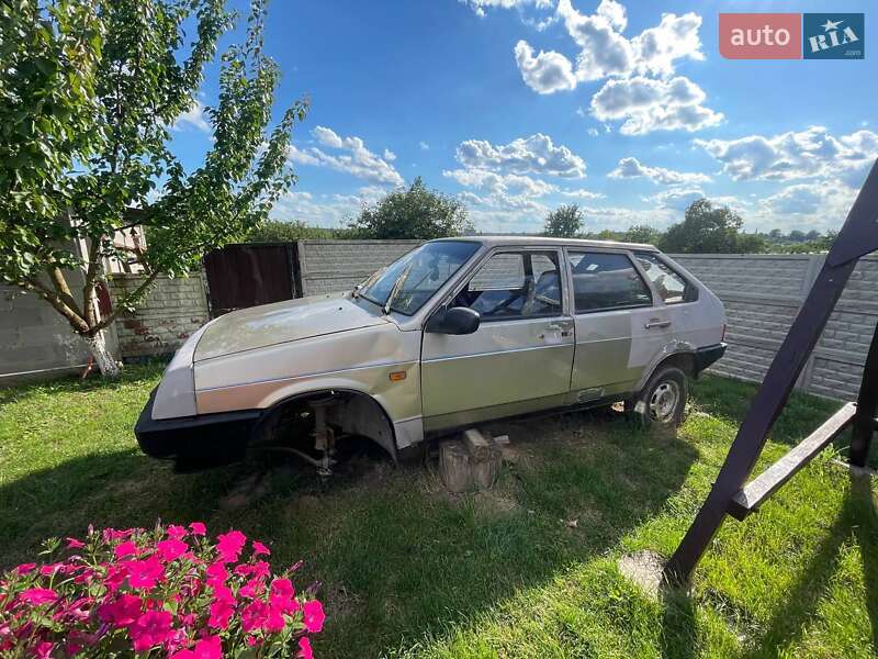 Хэтчбек ВАЗ / Lada 2109 1988 в Ровно