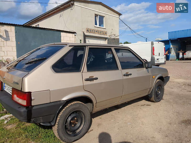 Хэтчбек ВАЗ / Lada 2109 2011 в Глухове