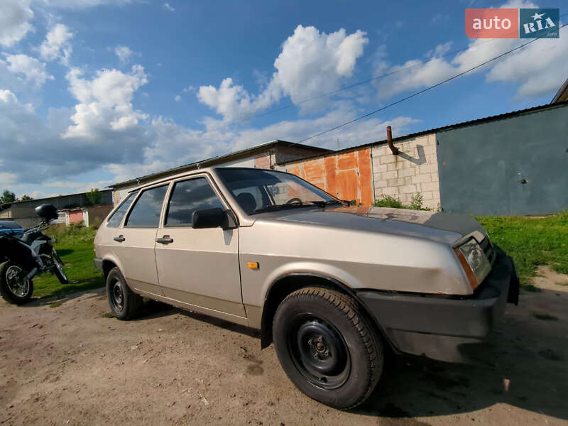 Хэтчбек ВАЗ / Lada 2109 2011 в Глухове